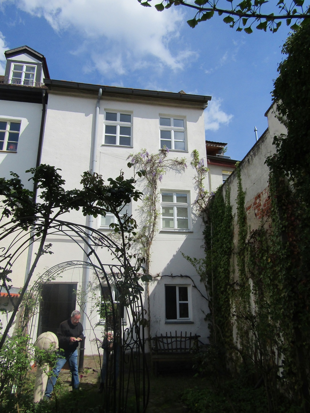 Дом-музей Гофмана, вид из сада. Доктор Б. Шеммель